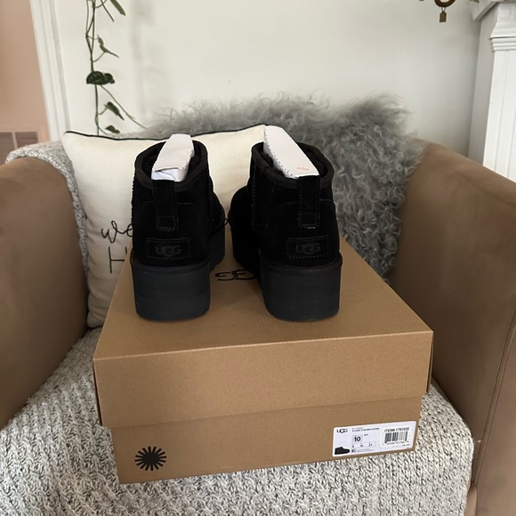 Ugg Classic ultra mini platform size 10 - Picture 3 of 6
